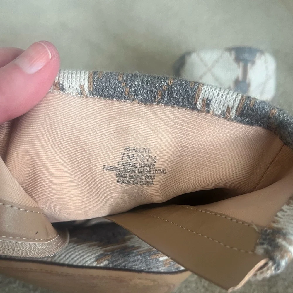 Jessica Simpson Argyle Zip Up Booties - Picture 2 of 5
